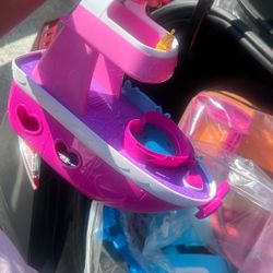 Minnie Boat Comes With All Accessories  $10