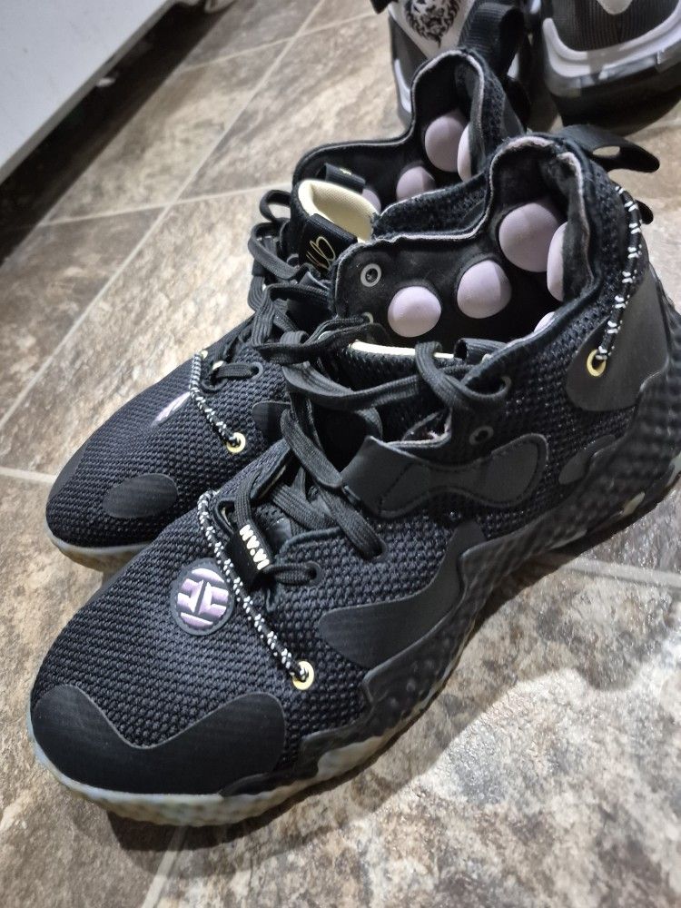 Shoes From Size 9 up To Size 11 