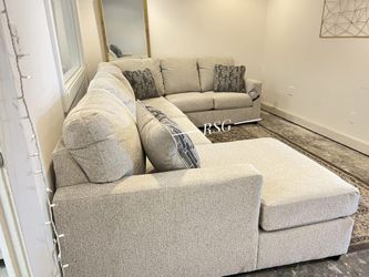 Edenfield cream sectional modular couch Only $39 down payment 👉 Please ask Jon Green for a discount when you arrive!