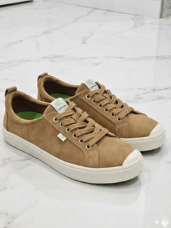 Brand New Cariuma OCA Low Suede Sneakers