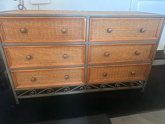 Sturdy Wicker & Metal Bedroom set