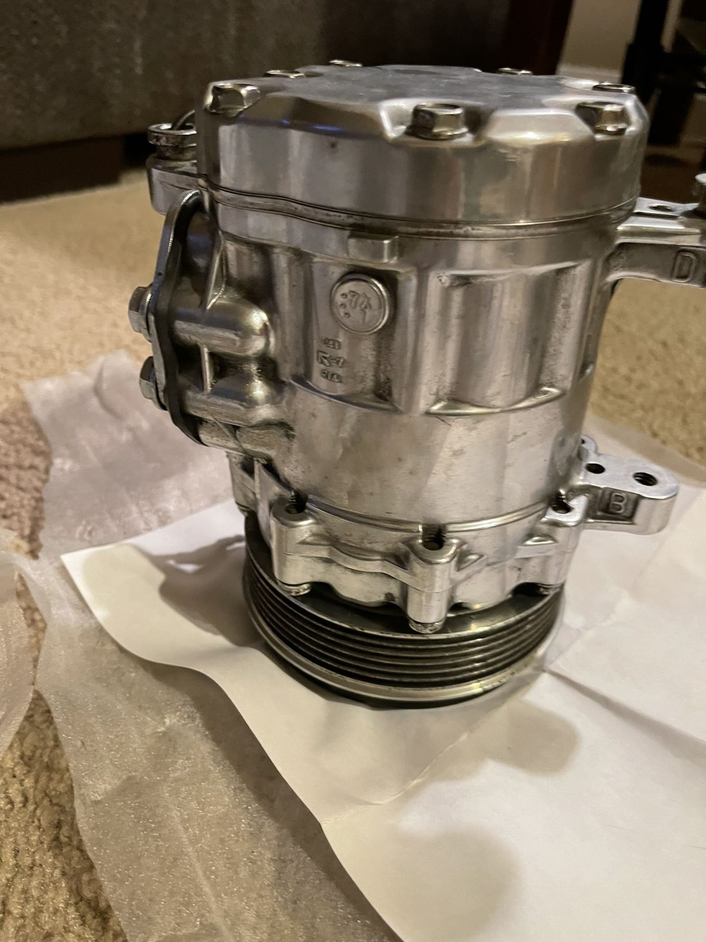 Ford AC Compressor For 302 Engine