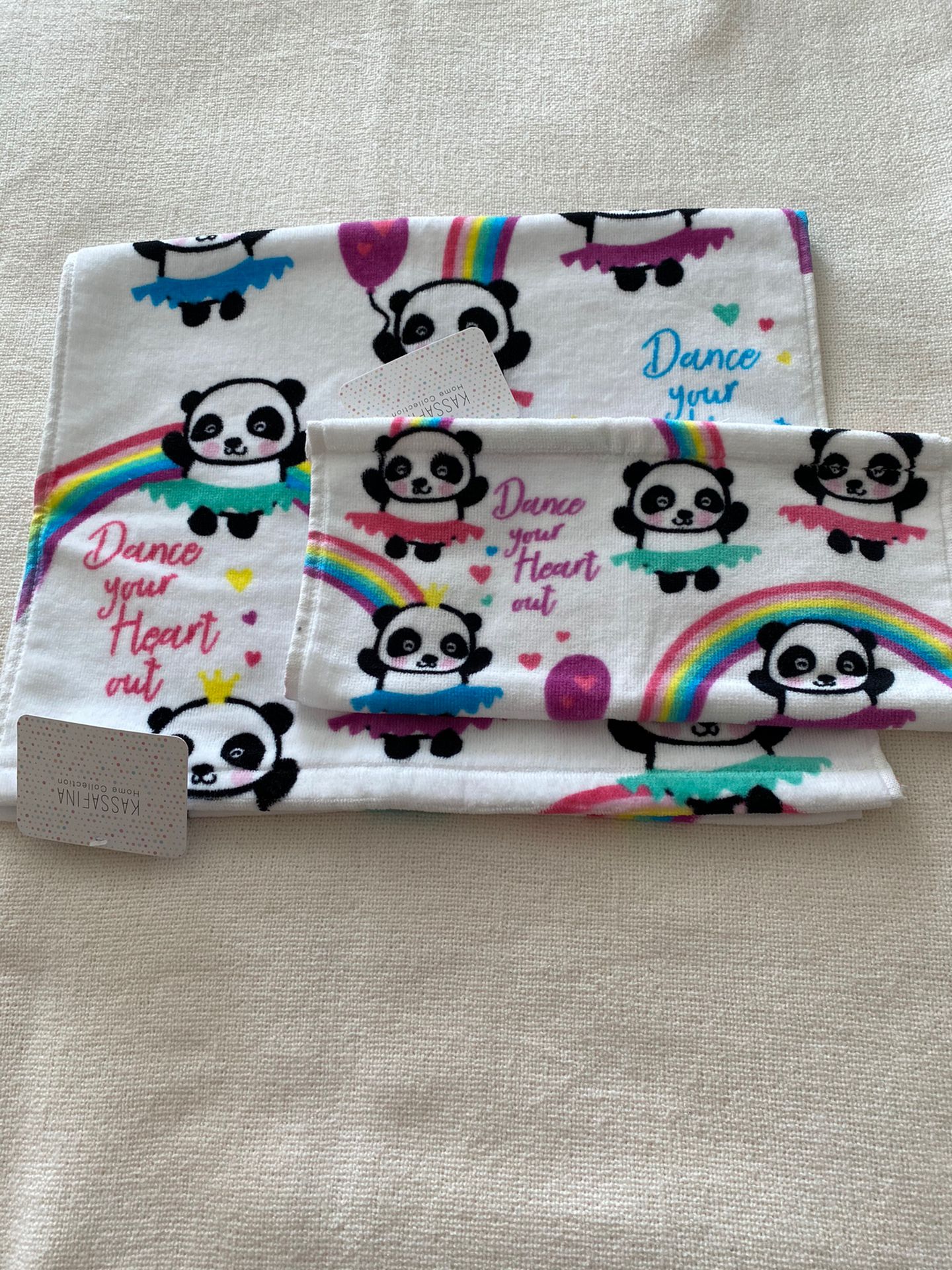 Kassafina Panda Hand And Wash Cloths. “Dance Your Heart Out” And Panda Prints. Cotton.