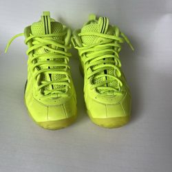 Nike Foamposite Volt 