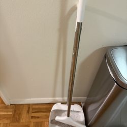 Standing Broom and Dustpan Set – $5 – Brookline Pickup