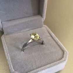 Designer Vintage Silver Peridot Ring size 7 For Only 50$