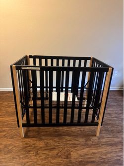 Free Mini crib
