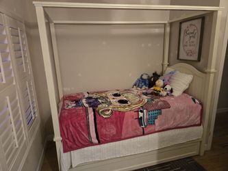 Twin bed