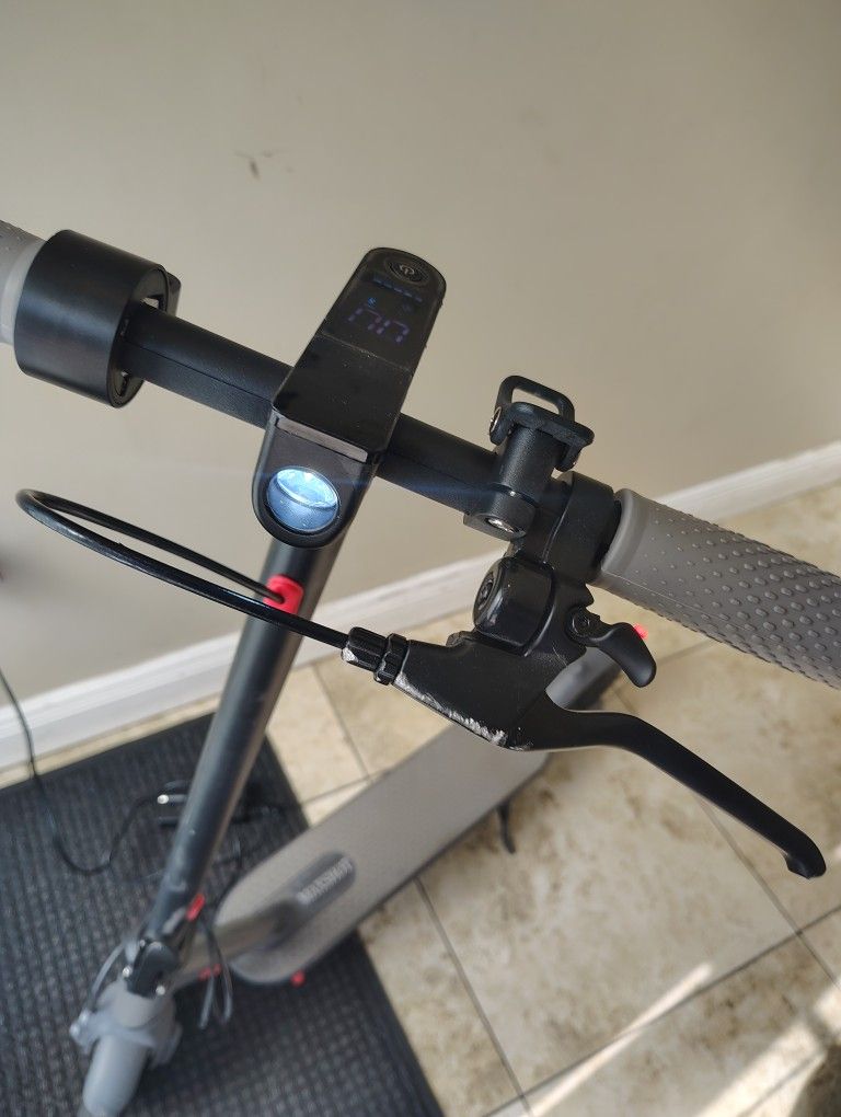 Electric scooter 