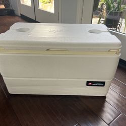 70qt Igloo Marine Cooler