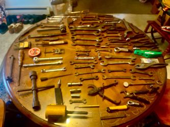 89 antique / vintage estate table lot