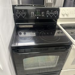 GE Electric Range Stove Five Burners Regular Black Color 