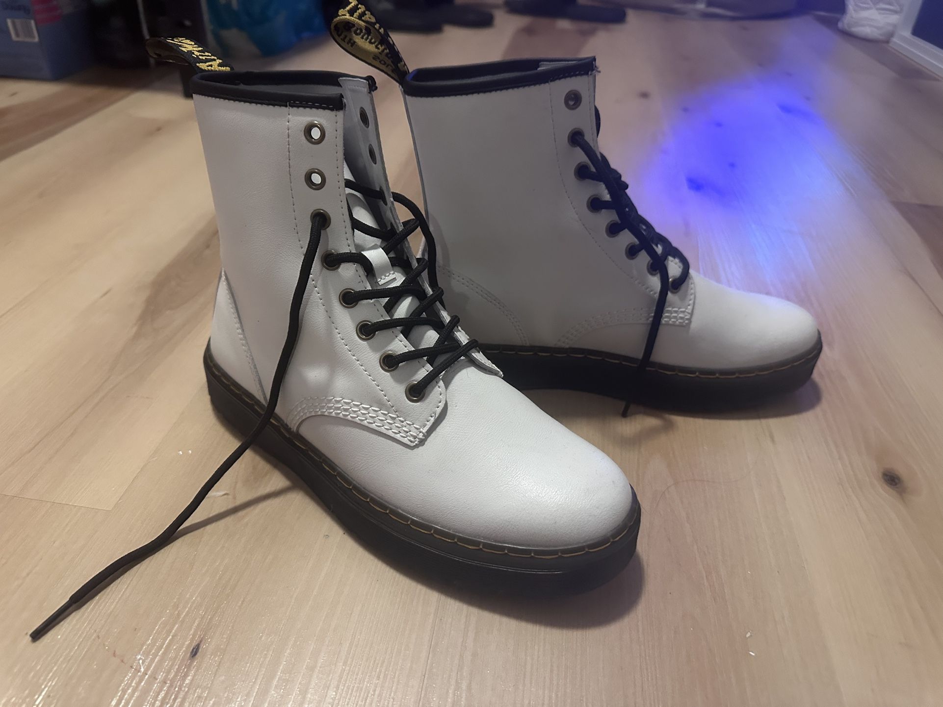 Dr Marten Zavala White 9W
