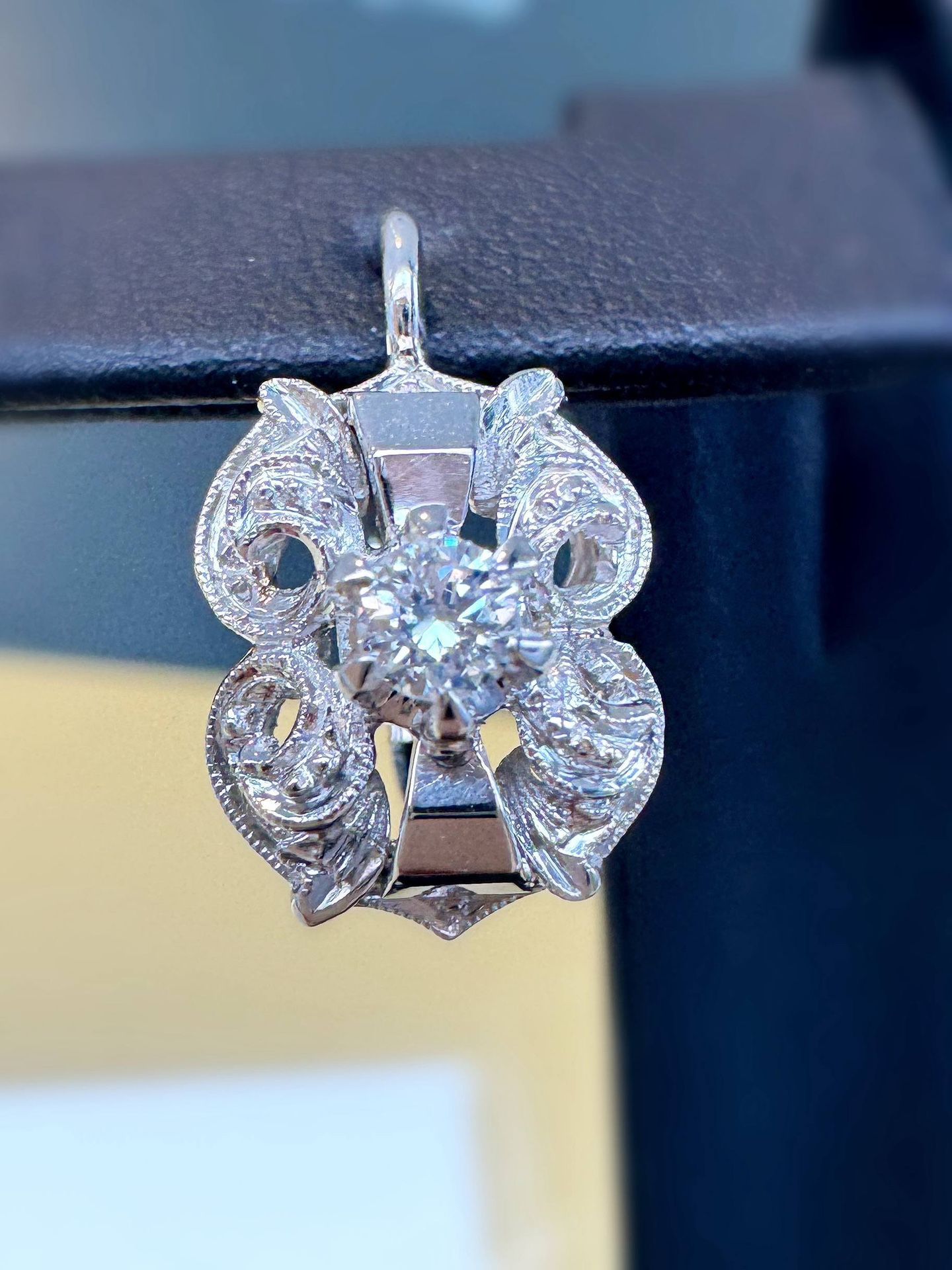 Vintage Art Deco 18k white gold 0.3CTW natural diamond filigree style earrings