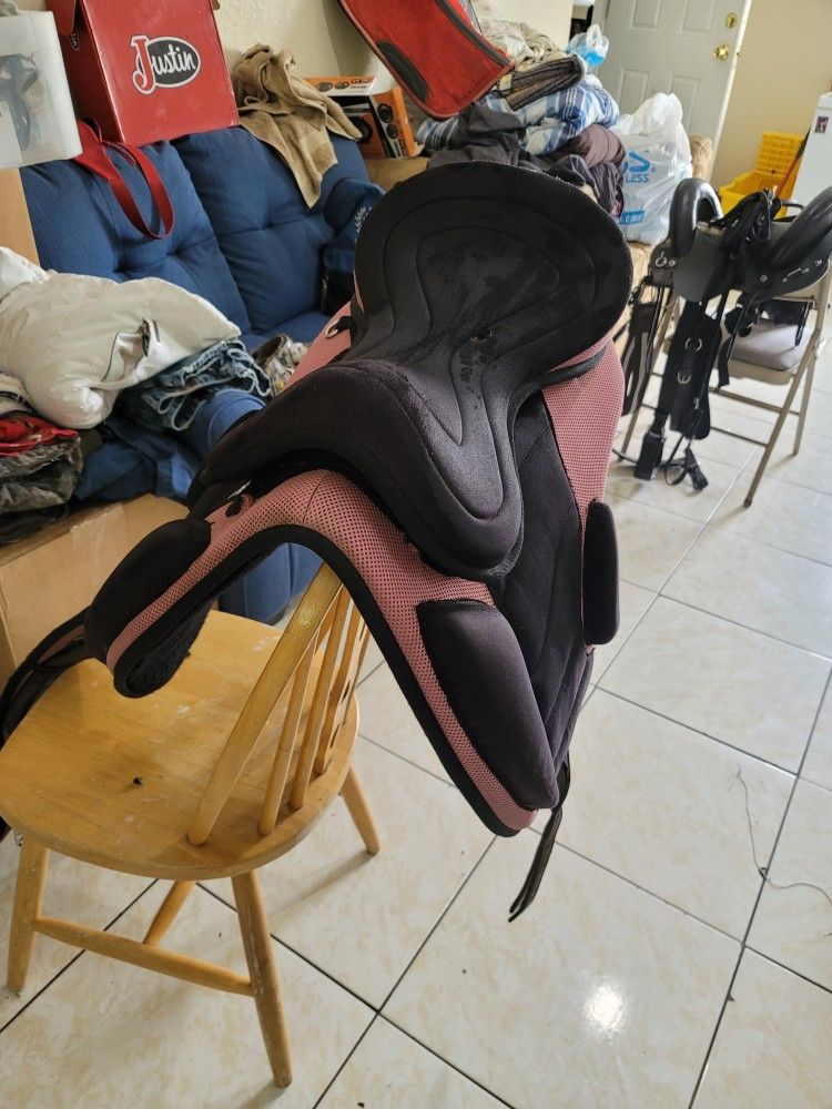 Horse Sadle Good Condition 