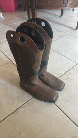 Hunting snake boots