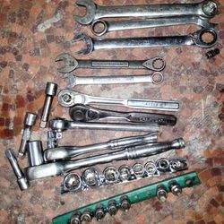 30 Piece Socket Wrench,Sockets, And Wrenches Set