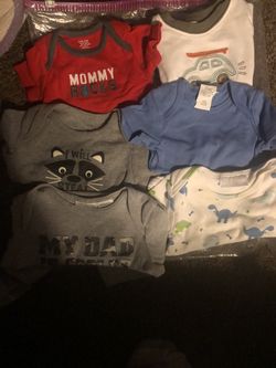 Boys bundle 5 one pieces 1 shirt 0-3mon