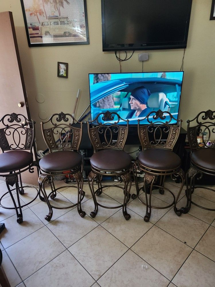 5 Bar Stools