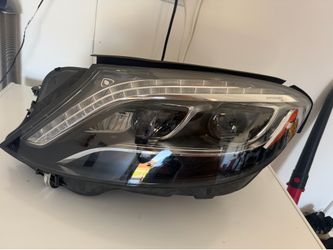 2014 2015 2016 Mercedes Benz S550 headlights driver side  Notice only one  bulb headlight work