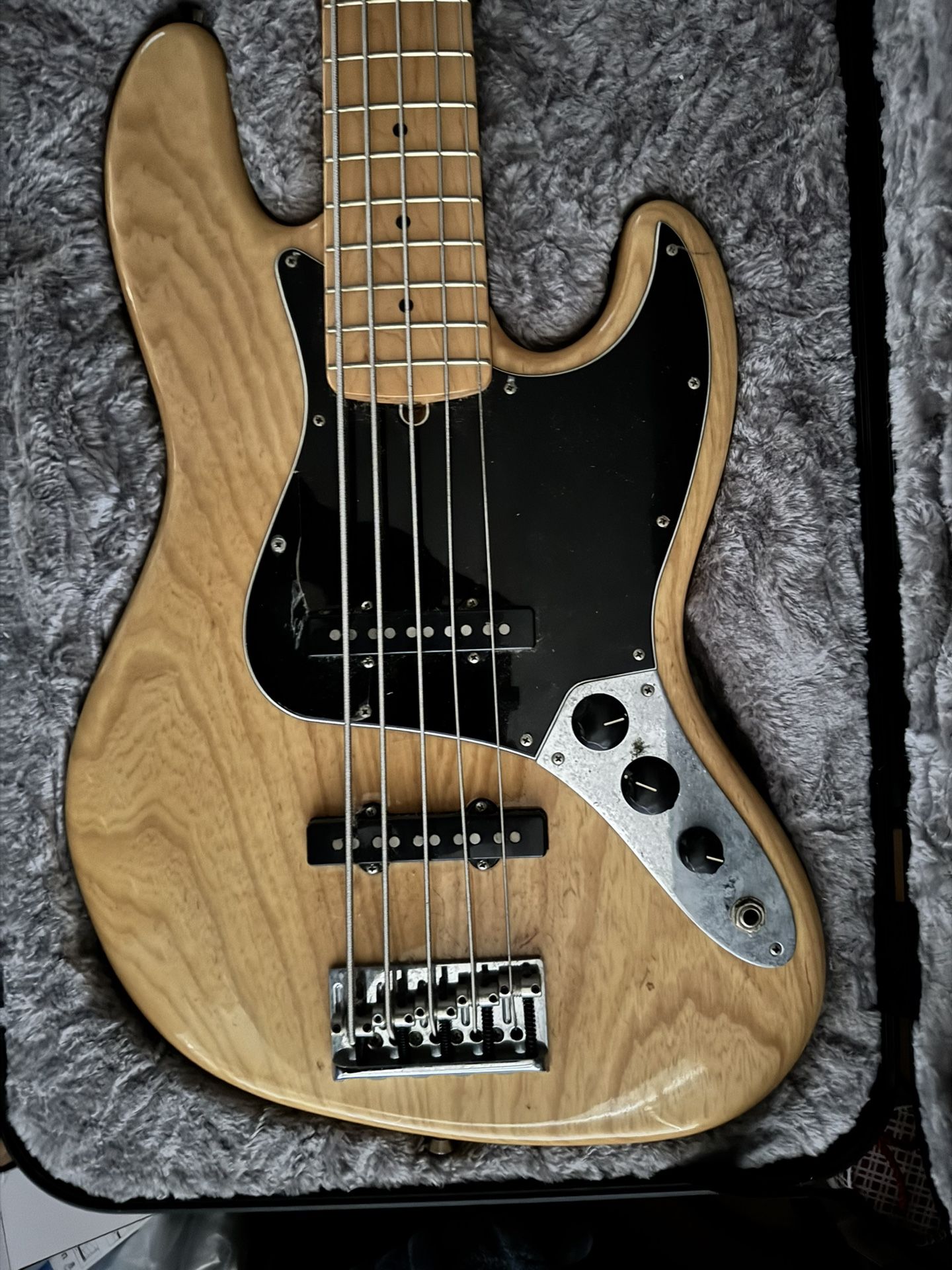 Fender 5 string American Professional Jazz Bass with fender flight hard case