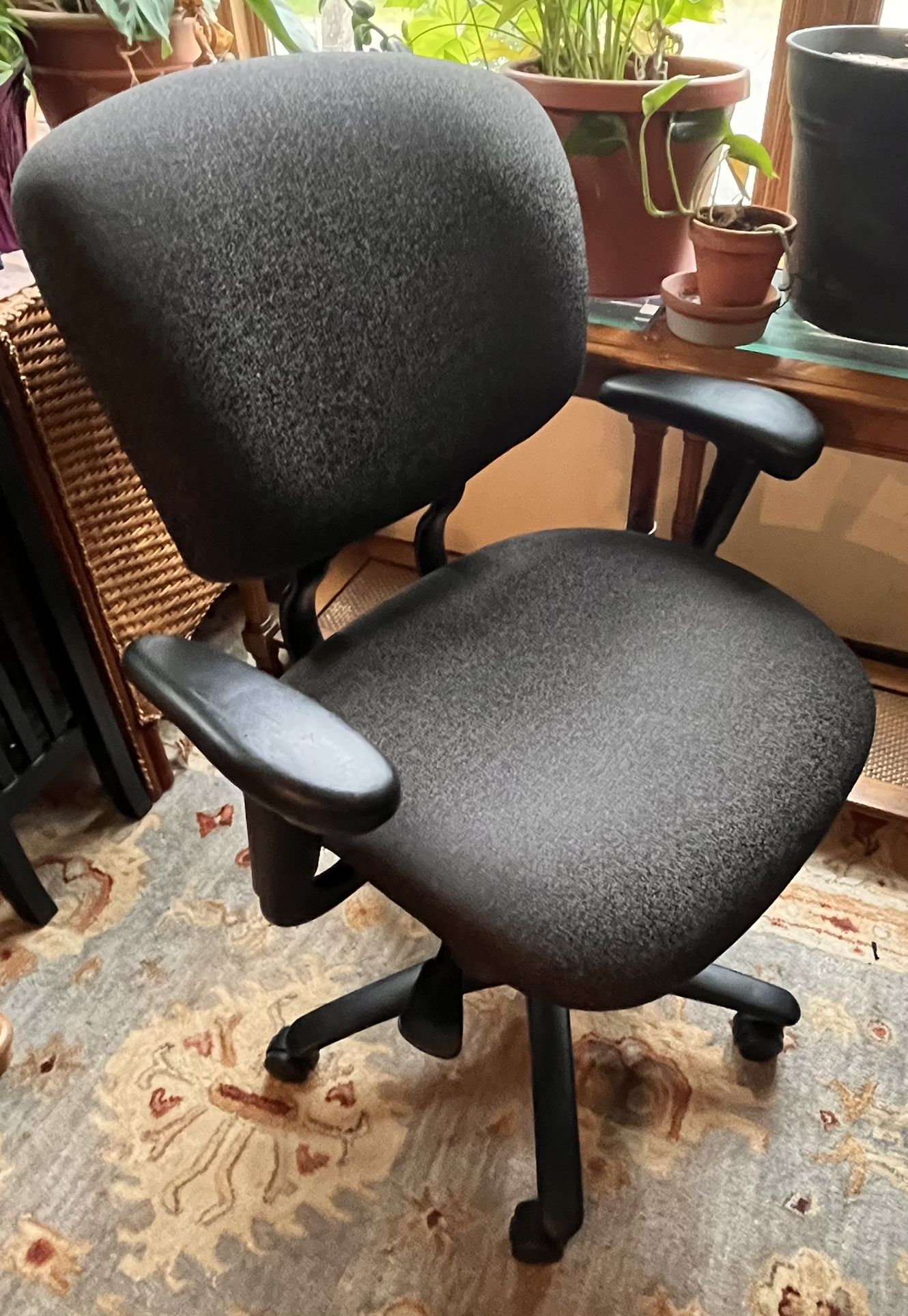 Haworth Ergonomic Home/Office Chair w/6 Adjustable Features (Like New!) -5 Available