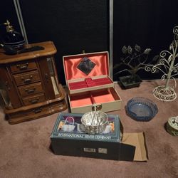 Jewelry Boxes And Holders