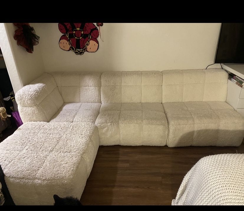 Ivory Sherpa Baldwin Sectional PBTEEN 4 Piece Set