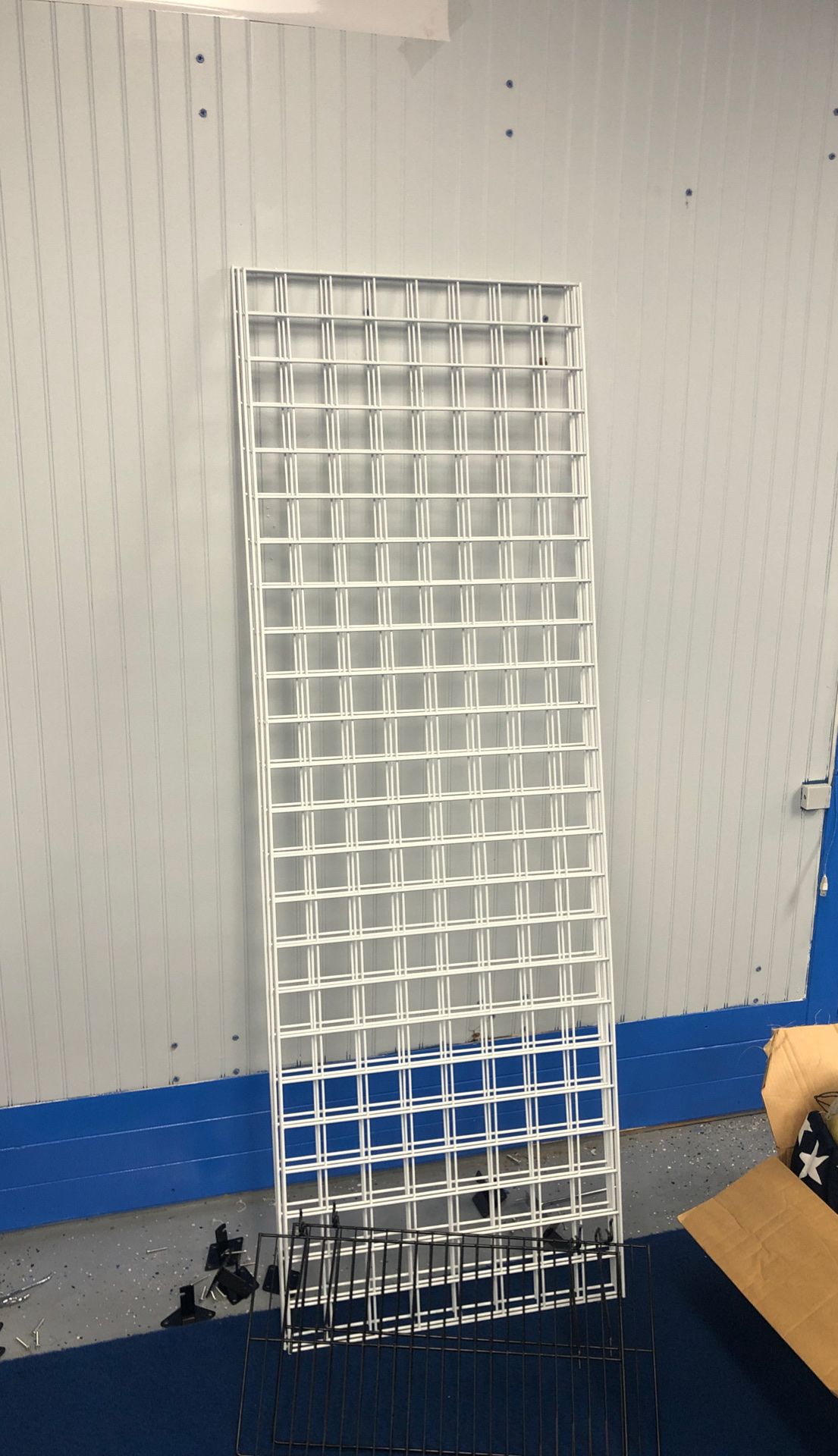 Garment wall racks