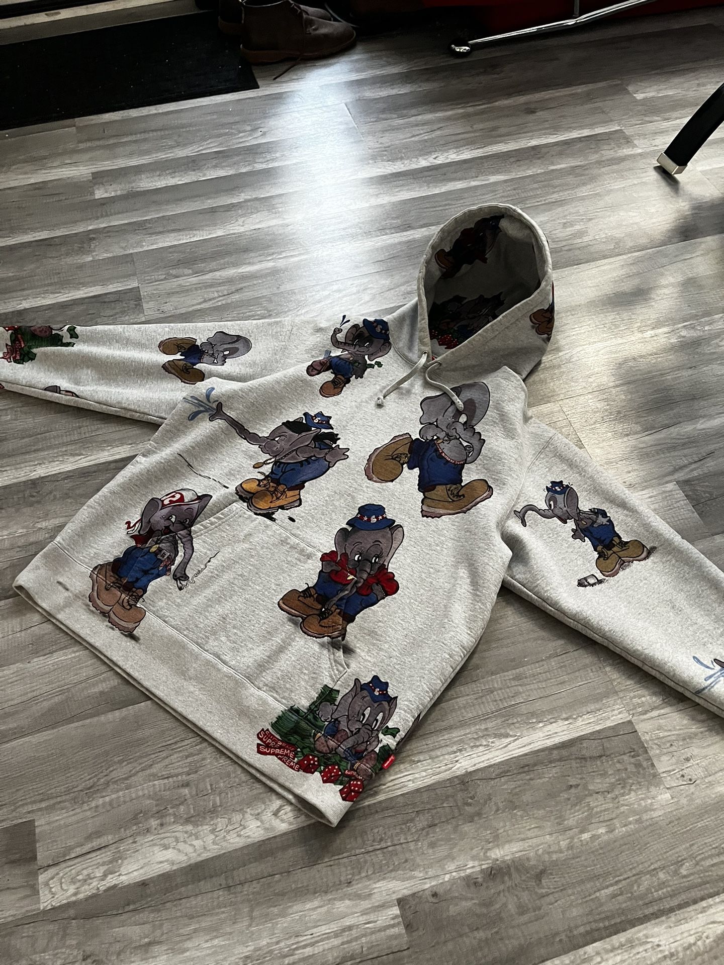 FW22 Supreme Hoodie