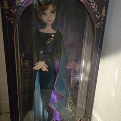 Frozen 2 Queen Anna Limited Edition Doll