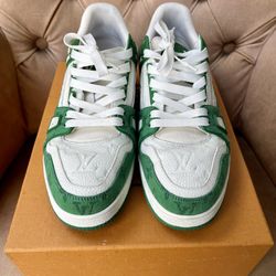 Louis Vuitton Trainer Sneaker Green for Sale in Los Angeles, CA