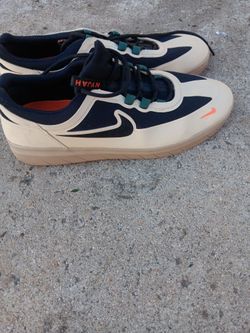 !! Men's Shoes Nike  Size 10.5 Firm Price