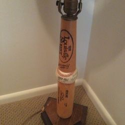 Hoyt Wilhelm Autographed Baseball Bat Lamp With Shade - Working Condition