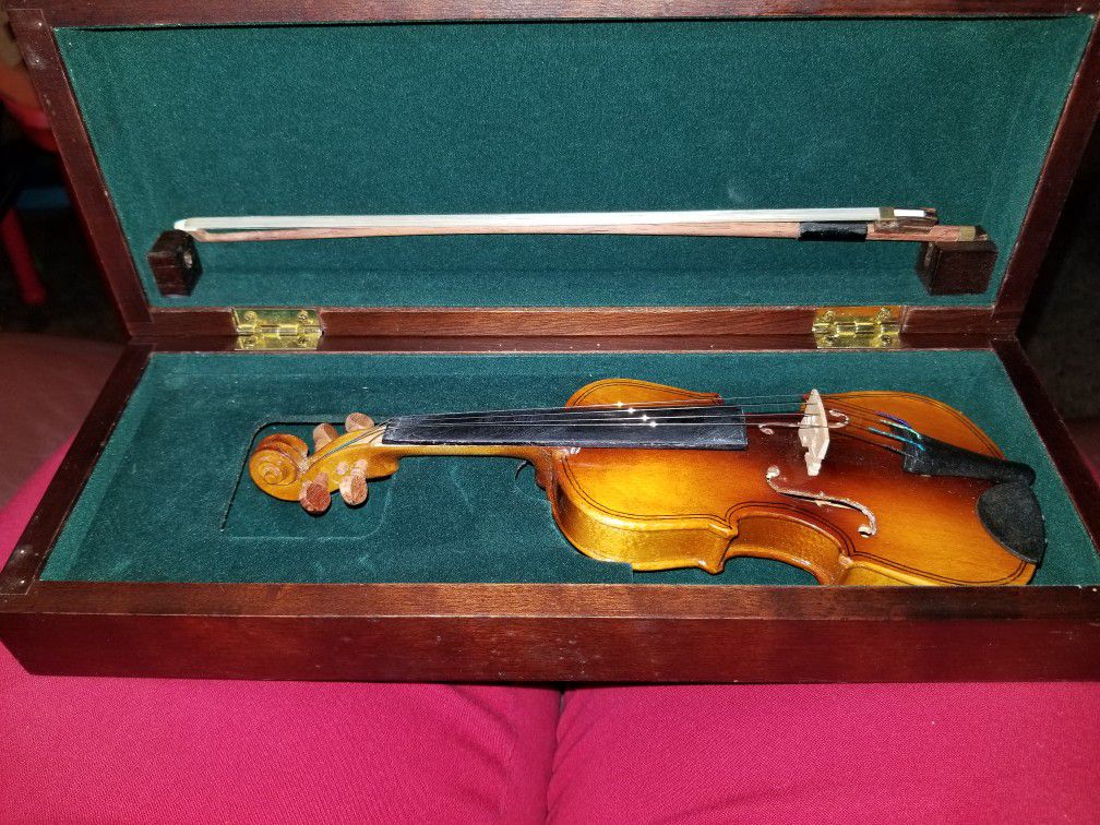 Very small Violin with case