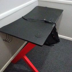 Gaming Table 🔌