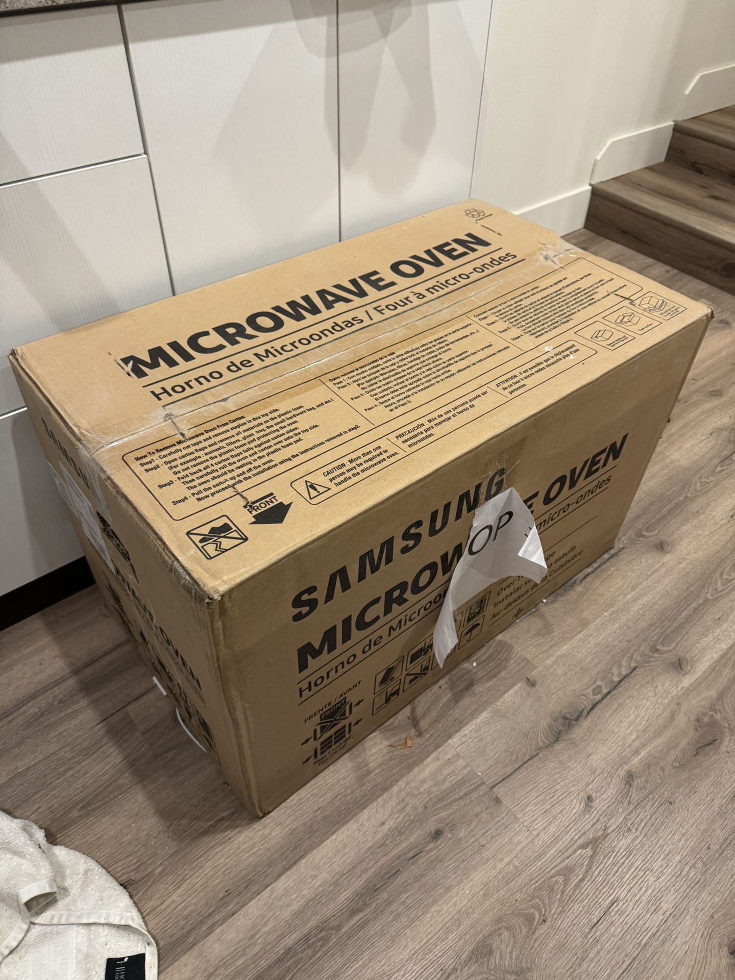 Brand New- Samsung Microwave!