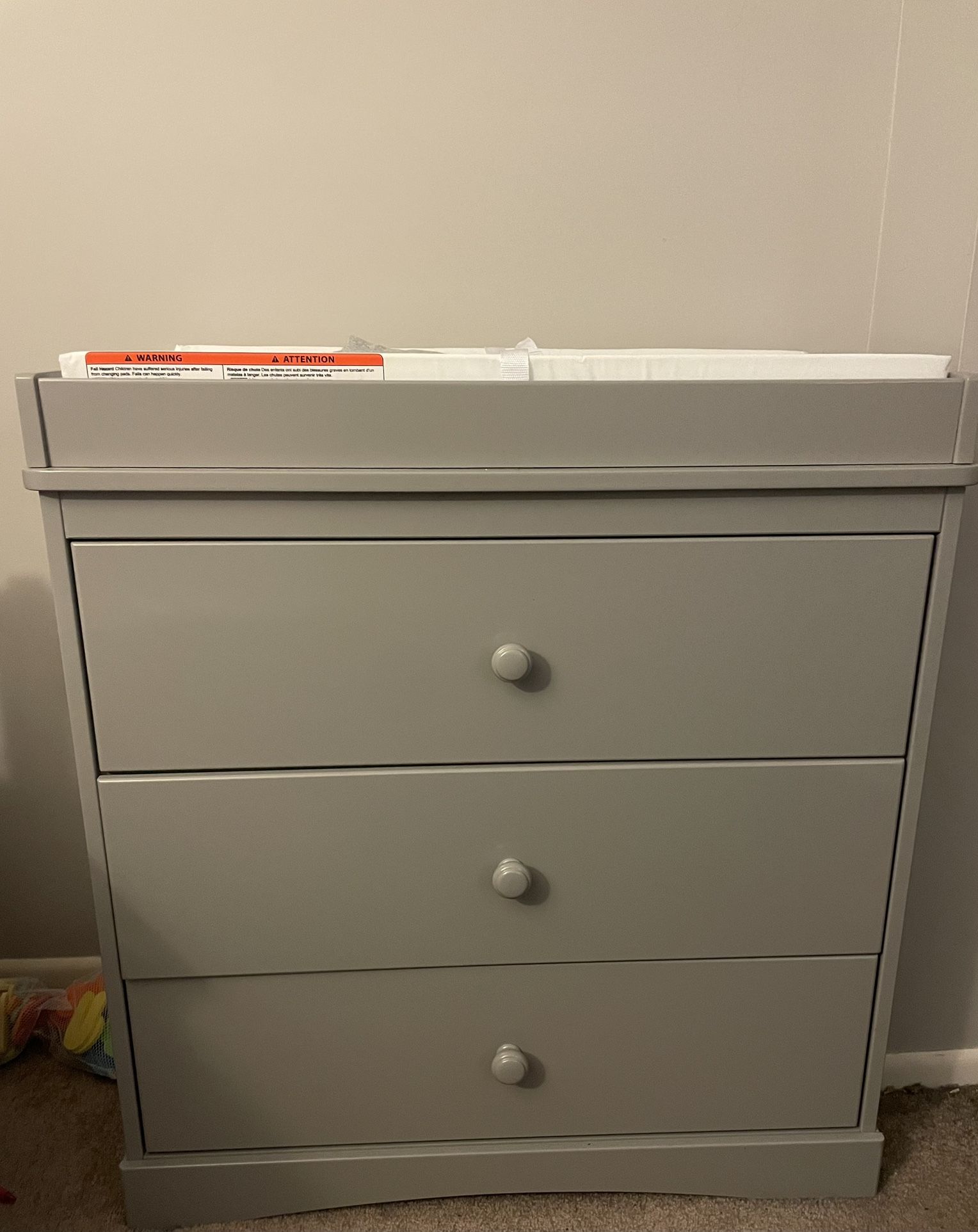 Delta Children’s Grey Changing Dresser W Pad And Cover