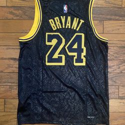 White Or black Kobe Bryant Mamba Forever Los Angeles Lakers 8/24 Jersey Stitch