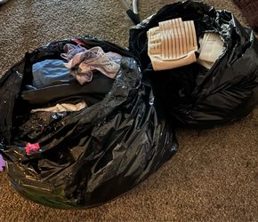 Maternity clothes ( 75 items, all sizes )