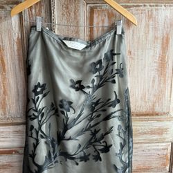 Max Studio Sheer Floral Skirt – Chic & Feminine (Size 6)
