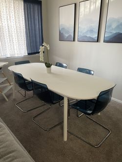 White Dinning Table And Chairs