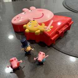 Peppa Pig Case And Figurines 