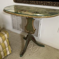 Beautiful Vintage Table.