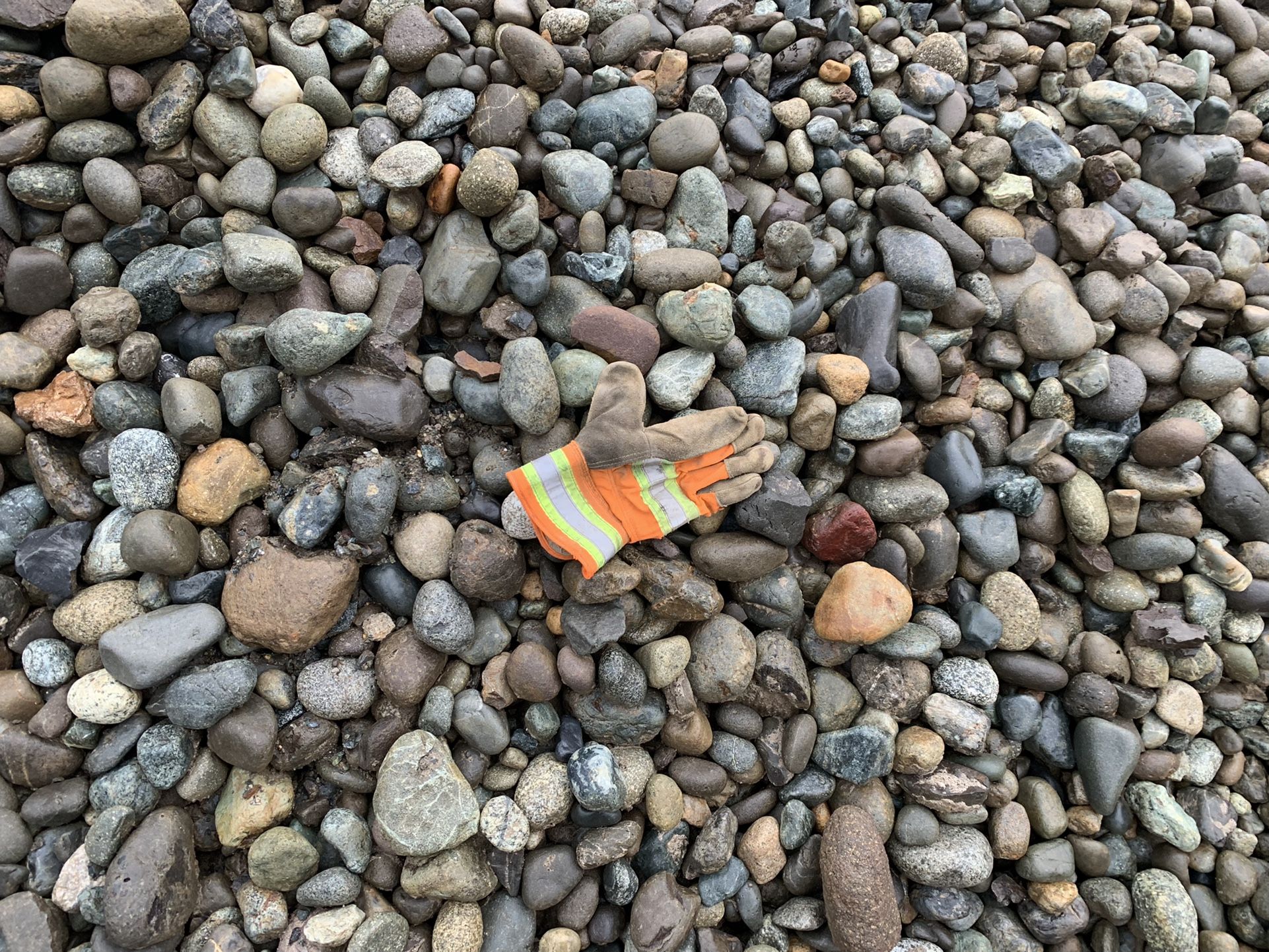 1-6” drain river rock decorating rock