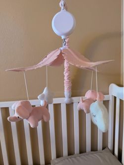 Crib musical mobile