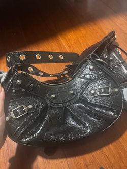 Shoulder bag