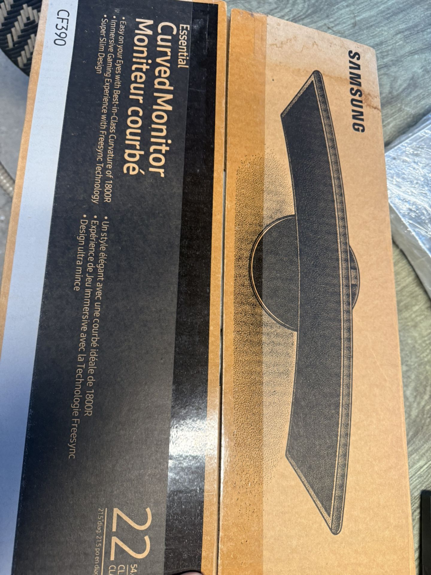 Monitor Samsung Curve Model CF390. Brand New In Box