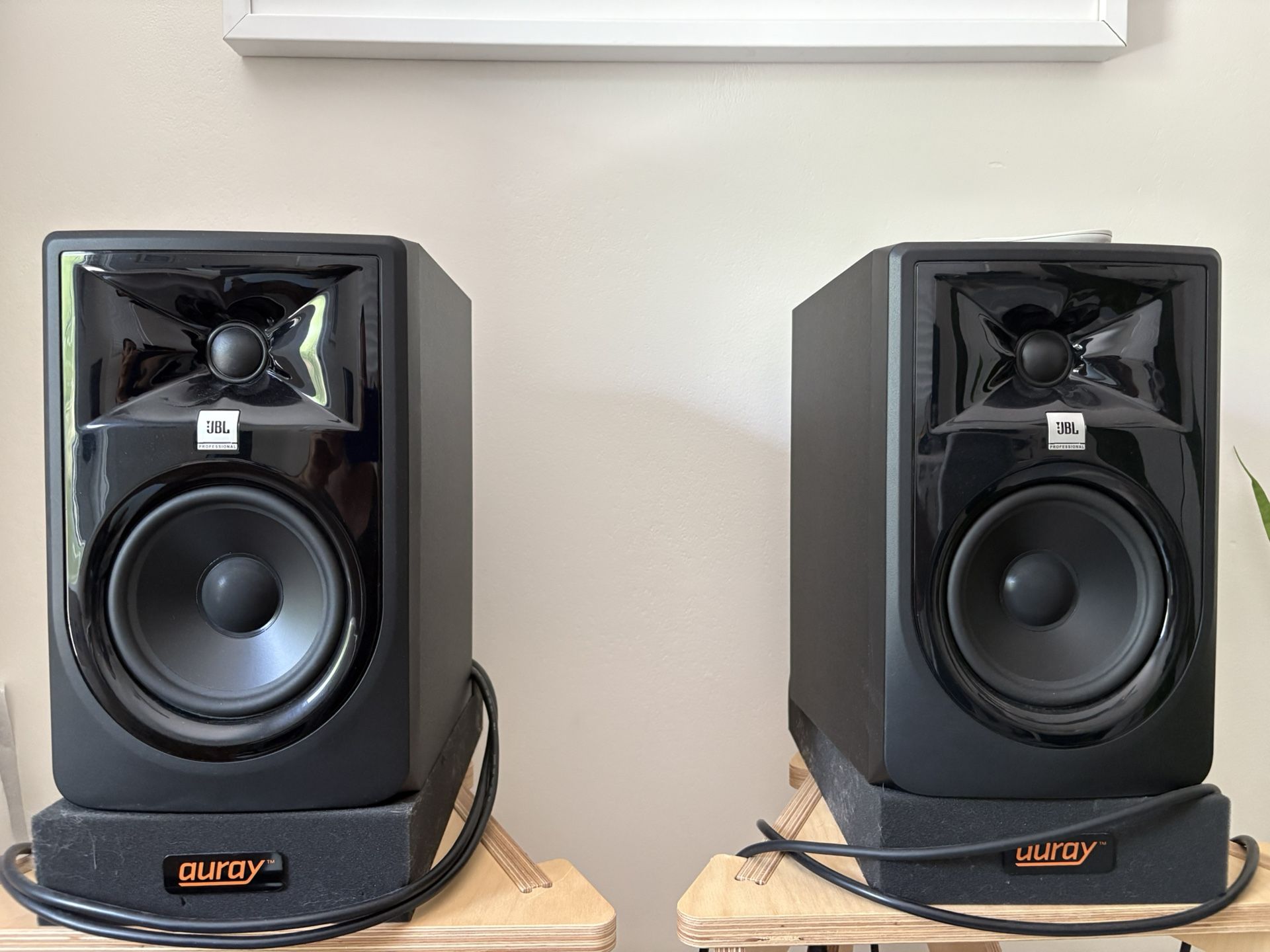 JBL 305P MkII Powered 5” Two-Way Studio Monitor Pair 