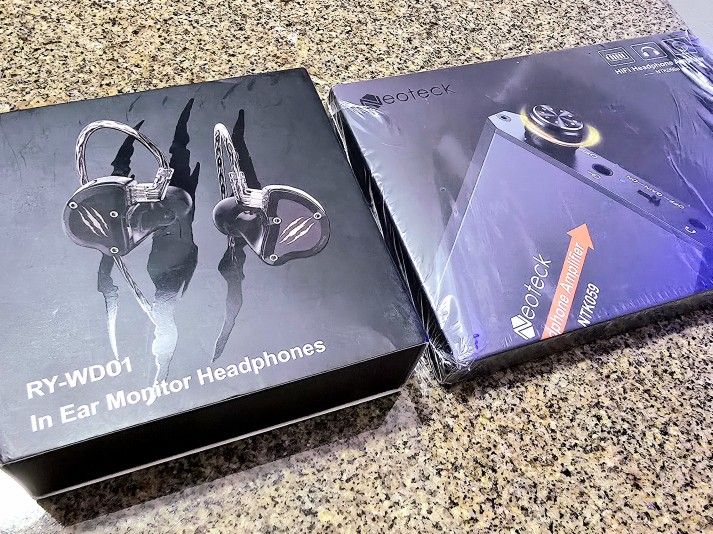 Headphones and DAC Amplifier